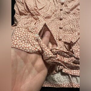 Abercrombie and fitch cute crop with tie up 3/4 sleeves. Size M